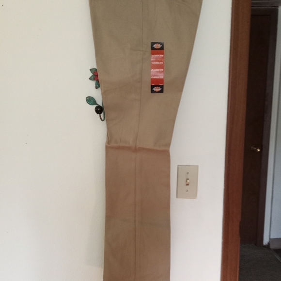 Dickies Tan pants - Picture 2 of 4